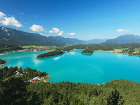 Quiet holiday apartment near Laghi Di Fusine
